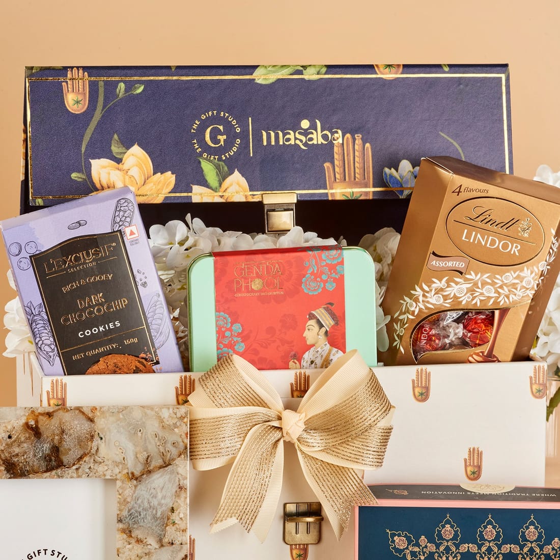 Masaba’s Luxe Indulgence Hamper - Image 3